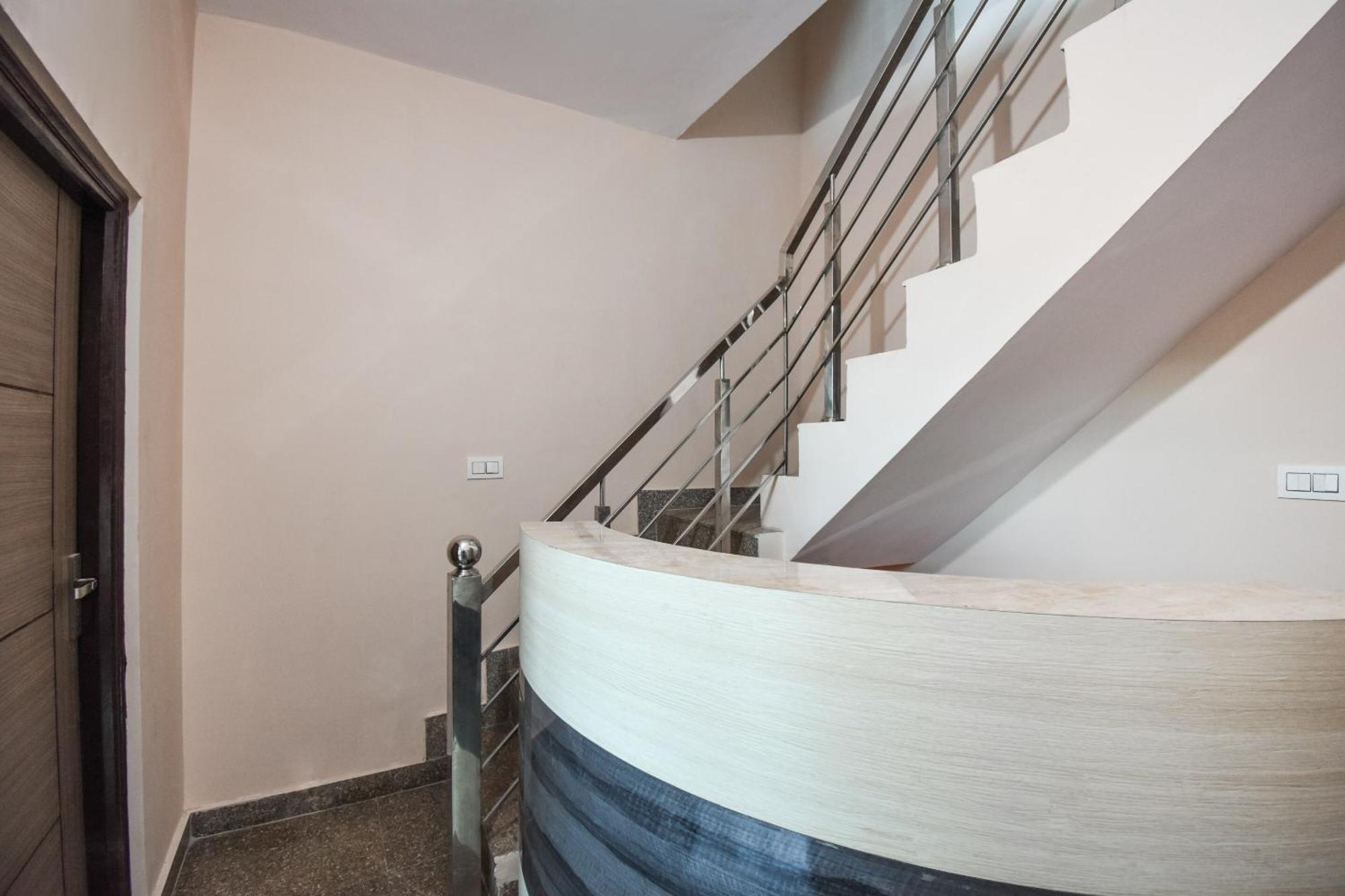 Hotel O Hi Tech Panchkula Εξωτερικό φωτογραφία